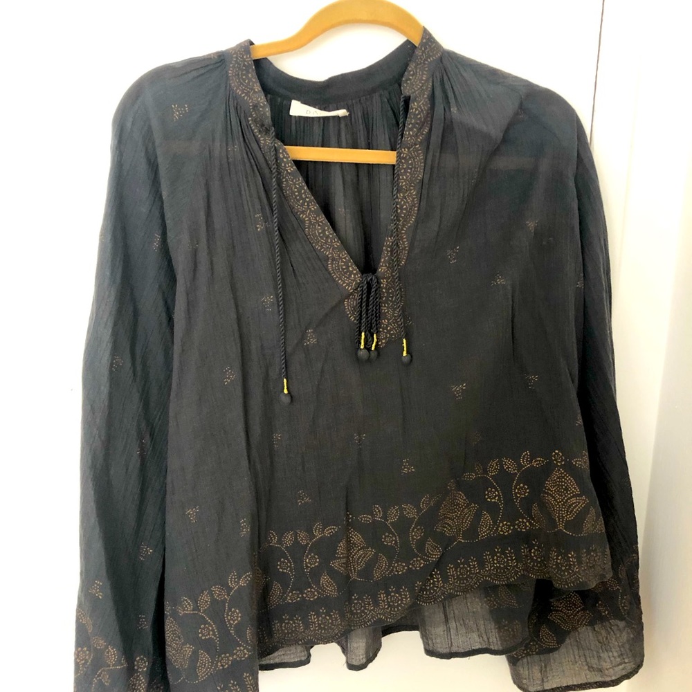 Doen Bell Sleeve Top in Dark Grey